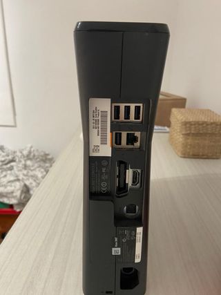 Xbox 360 + 5 juegos + 2 mandos