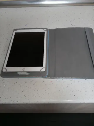 Funda giratoria para tablet.