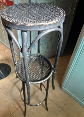 Taburetes de bar metálicos