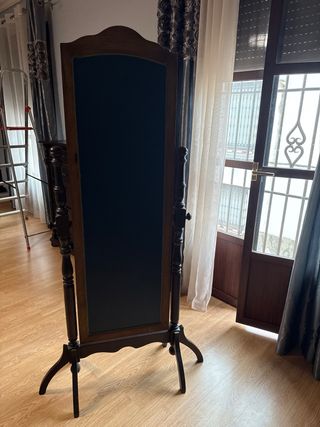 Specchio a figura intera in legno