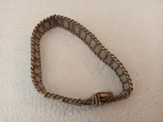 Pulsera dorada eslabones