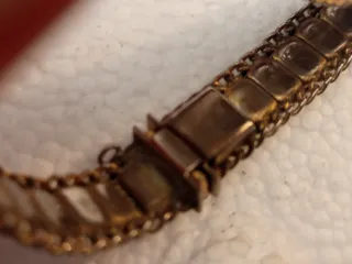 Pulsera dorada eslabones