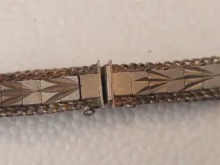 Pulsera dorada eslabones