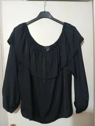 Blusa negra escote Bardot Talla 48