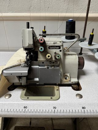 Remalladora 4 hilos industrial