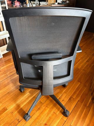 Silla oficina ergonómica negra en perfecto estado