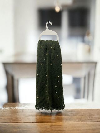 Bufanda verde con perlas
