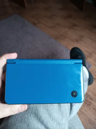 Nintendo DSi XL Azul