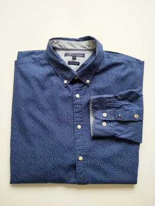 Camisa Tommy Hilfiger azul con estampado