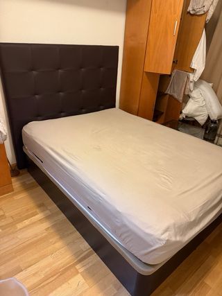 Canapé y respaldo 150 cm polipiel