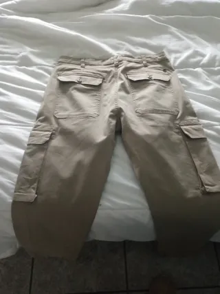 Pantalones cargo Sfera talla 46 beige