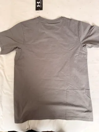 Camiseta Under Armour Gris