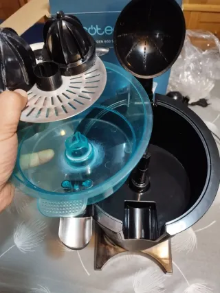 Exprimidor Cecotec brazo 600W