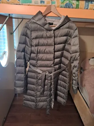 Piumino Oltre grigio con cappuccio