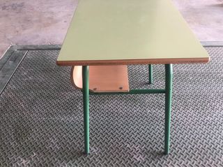 Mesa de estudio madera y metal