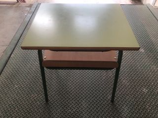 Mesa de estudio madera y metal