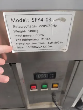 Nevera expositora cristal curvo 150cm de ancho