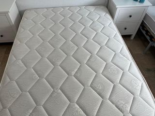 Set camera da letto: materasso, rete e comodini