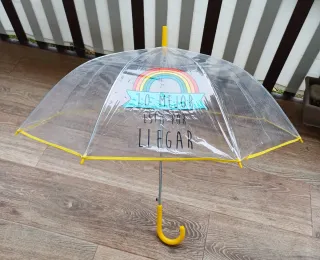 Paraguas transparente nuevo con etiqueta