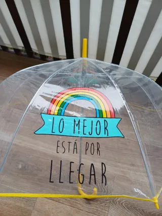 Paraguas transparente nuevo con etiqueta
