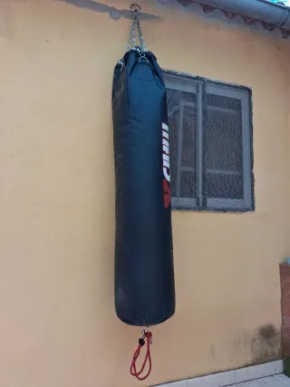 Saco de boxeo largo poco uso