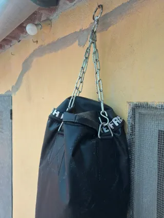Saco de boxeo largo poco uso