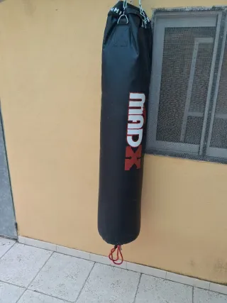 Saco de boxeo largo poco uso