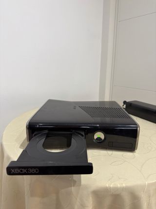 Xbox 360 250GB + 2 mandos + HDMI | Pack completo