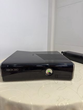 Xbox 360 250GB + 2 mandos + HDMI | Pack completo