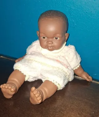 Muñeca grande marca PLC y Antonio Juan interactiva