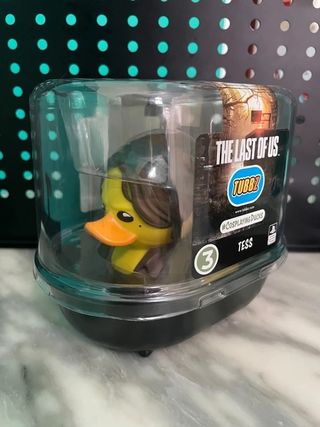 tess - duck in bath tub 3