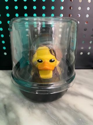 tess - duck in bath tub 3