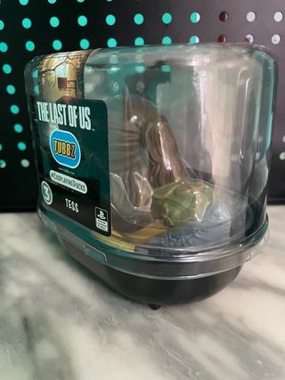 tess - duck in bath tub 3