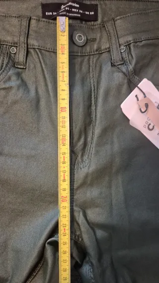 Pantalón efecto piel verde T.36