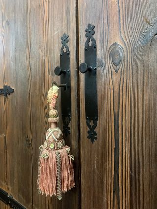 Gran armario de madera. Antiguo