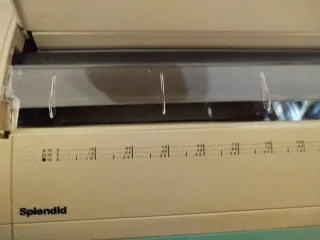 Máquina de escribir Olympia Splendid retro