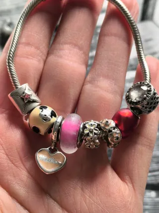 Pulsera Pandora con charms