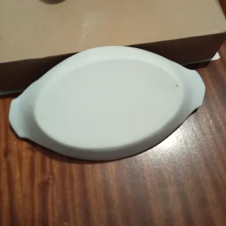 Travessa de cerâmica com flores