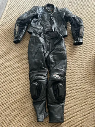 Traje de moto de cuero Talla 38. Mujer