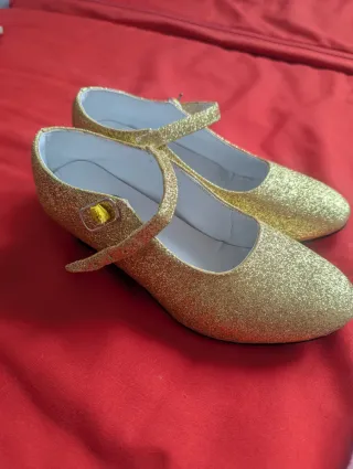 Vestido de Comunión Blanco y Dorado.