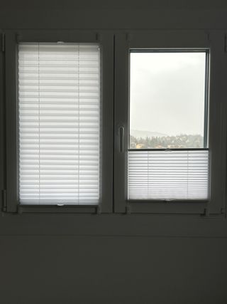 Persiane in tessuto pieghettato bianche