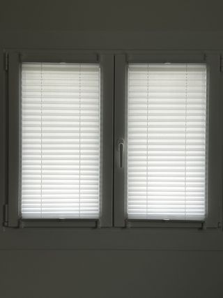 Persiane in tessuto pieghettato bianche