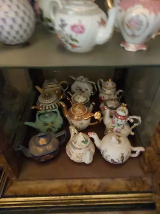 Collezione di teiere decorative