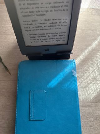 Kindle Touch + Funda