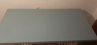 Mesa escritorio regulable.