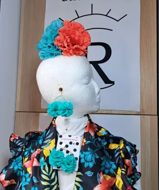 Mantoncillo rociero con volante