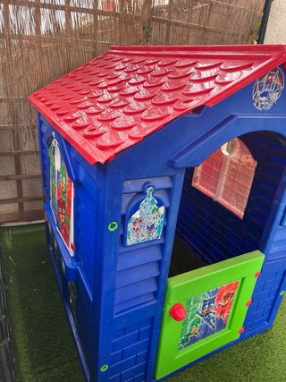 Casita infantil azul y roja