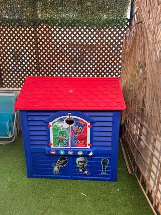 Casita infantil azul y roja