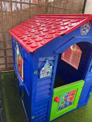 Casita infantil azul y roja