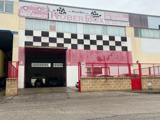 Se traspasa taller mecánico por jubilación